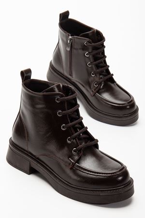 02-2001 Kahve Kırışık Rugan Bağcıklı Fermuarlı Günlük Kadın Bot