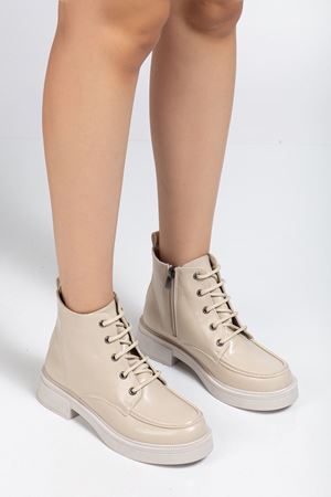 02-2001 Bej Kırışık Rugan Bağcıklı Fermuarlı Günlük Kadın Bot  