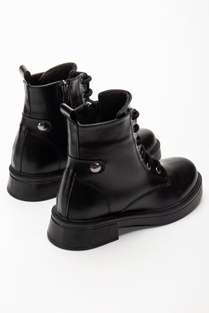 02-2003 Siyah Kırışık Rugan Bağcıklı Fermuarlı Günlük Kadın Bot 