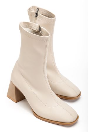 HC-2700 Bej Topuklu Fermuarlı Kadın Bot