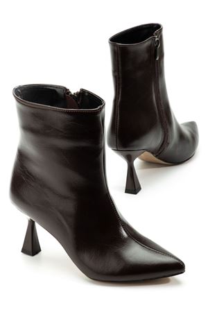 4701 Kahve Kırışık Kare Topuk Günlük Kadın Bot  