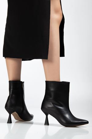 4701 Siyah Cilt  Kare Topuk Günlük Kadın Bot  