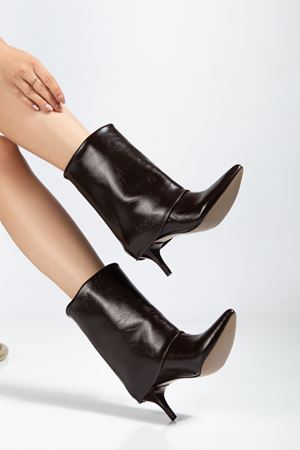 4806 Kahve Kırışık Rugan Yakalı Günlük Kadın Bot  