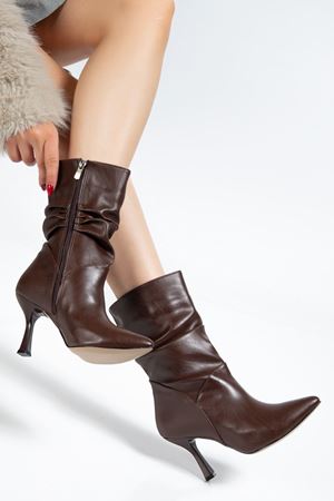 VRT-024 Kahve Yüksek İnce Topuklu Körüklü Fermuarlı  Kadın Bot 