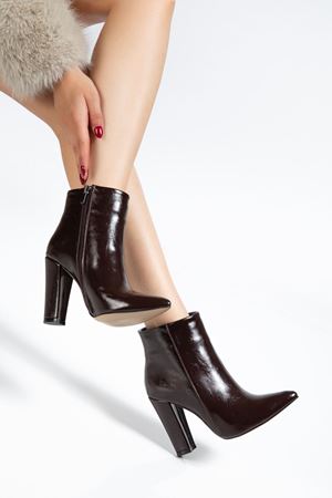 VRT-4801  Kahve Kırışık Rugan Yüksek Kalın Topuklu Fermuarlı Kadın Bot  