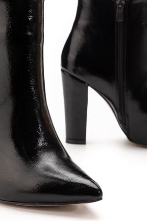 VRT-4801  Siyah Kırışık Rugan Yüksek Kalın Topuklu Fermuarlı Kadın Bot 