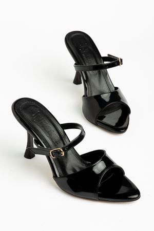 G-357 Siyah Rugan Tokalı Yuvarlak 10,5 Cm Topuklu Kadın Sandalet