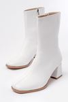 MSK-032 White Heeled Zippered Women's Boots