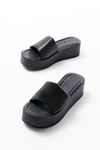 861-1033 Black Padded Heeled Women's Slippers