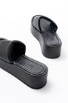 861-1033 Black Padded Heeled Women's Slippers